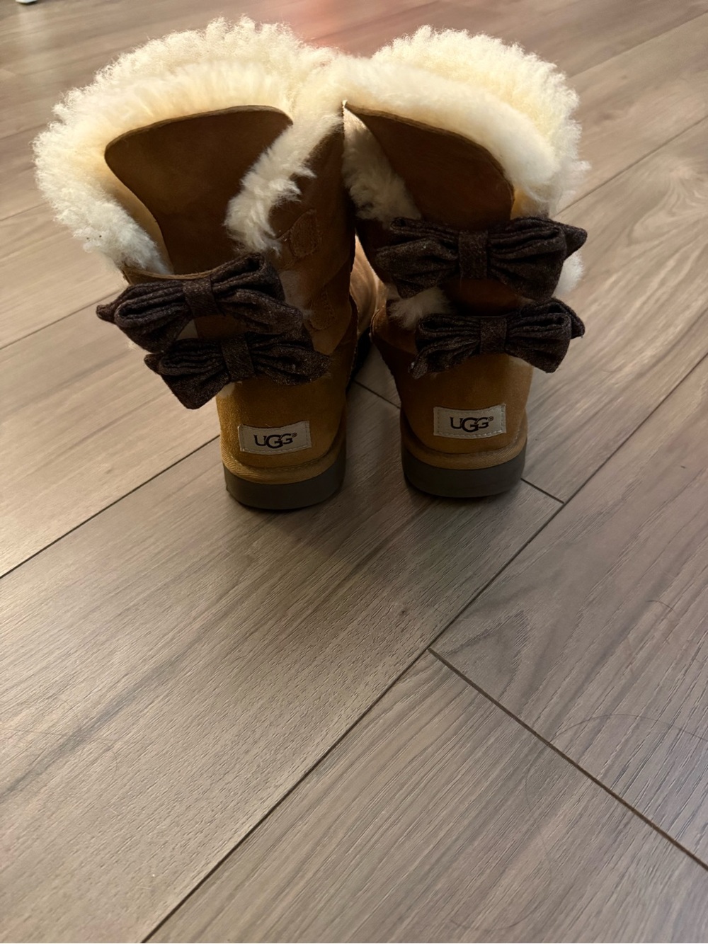 UGG Chestnut Suede Shearling Bow Boots - Chestnut